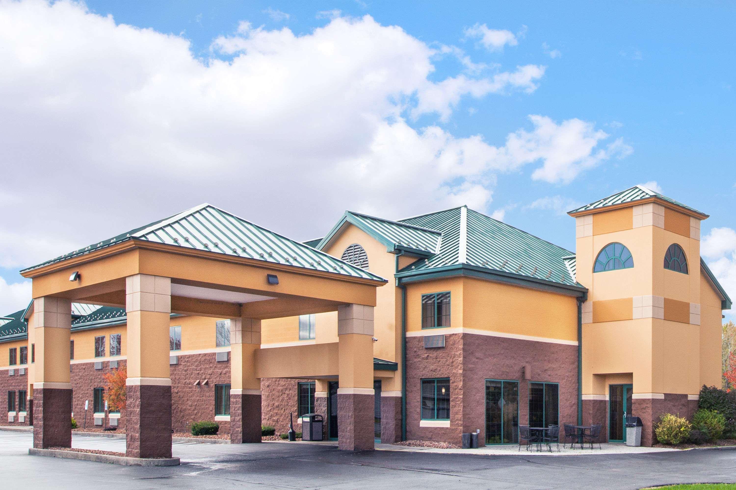 Days Inn By Wyndham Brewerton/ Syracuse Near Oneida Lake Exterior foto